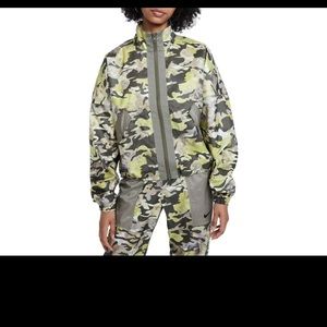 Women’s Nike light wear